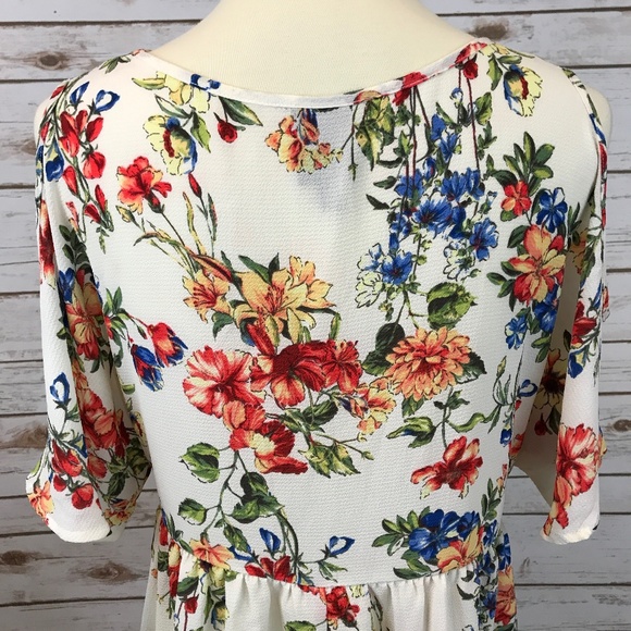 💐Floral Cold Shoulder Peplum Blouse by Bobeau - Picture 6 of 8